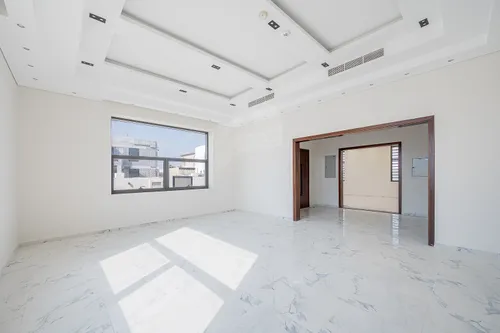 5 Bedrooms Villa in Al Suyoh 1