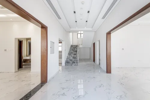 5 Bedrooms Villa in Al Suyoh 1