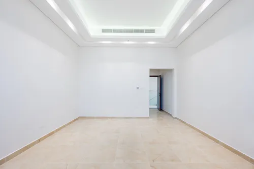 5 Bedrooms Villa in Al Suyoh 1