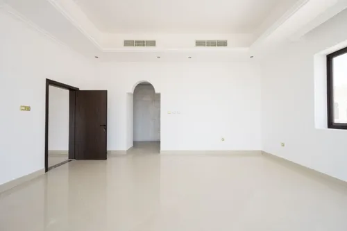 5 Bedrooms Villa in Nad Al Sheba 4