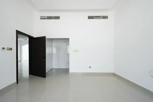 5 Bedrooms Villa in Nad Al Sheba 4