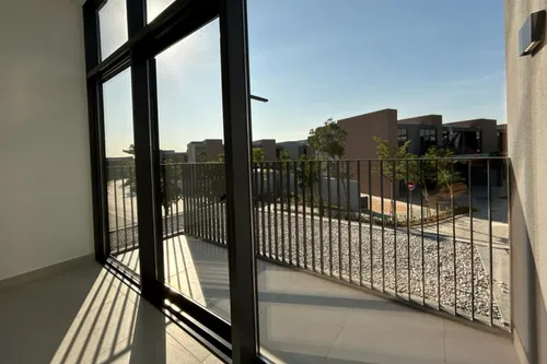 4 Bedrooms Townhouse in Robinia