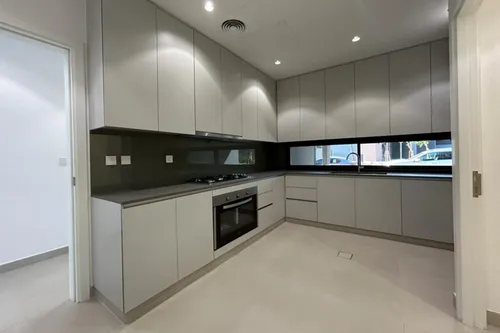 4 Bedrooms Townhouse in Robinia