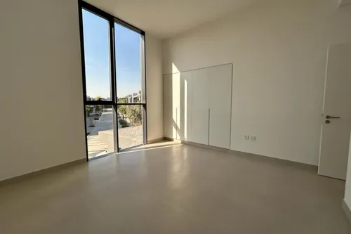 4 Bedrooms Townhouse in Robinia