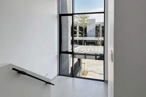 4 Bedrooms Townhouse in Robinia