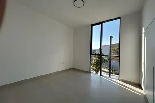 4 Bedrooms Townhouse in Robinia