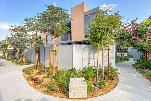 3 Bedrooms Townhouse in Sendian