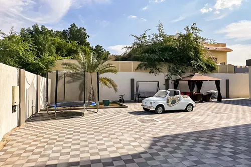 6 Bedrooms Villa in Al Azra