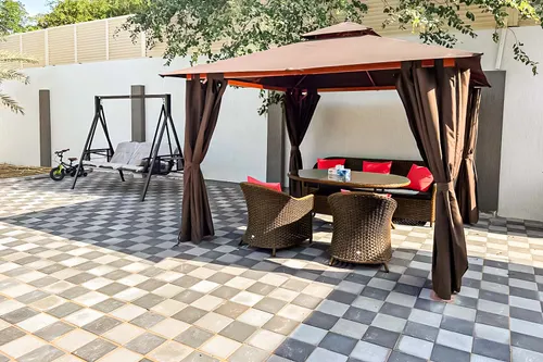 6 Bedrooms Villa in Al Azra