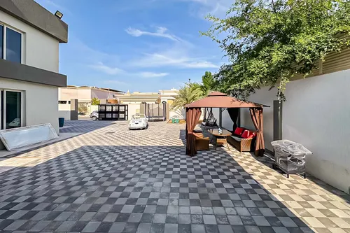 6 Bedrooms Villa in Al Azra