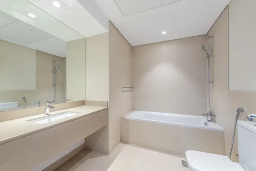 2 Bedrooms Apartment in Waters Edge