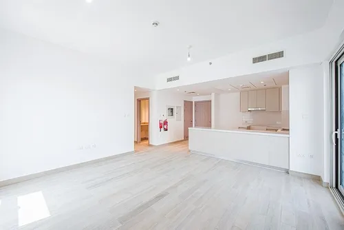 2 Bedrooms Apartment in Waters Edge