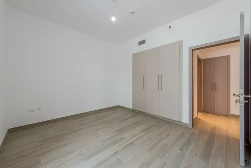 2 Bedrooms Apartment in Waters Edge