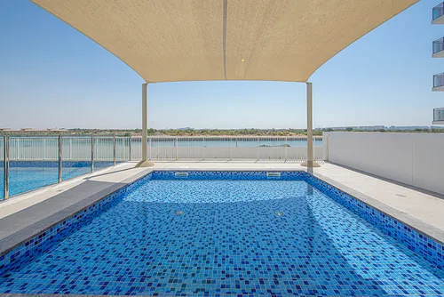 2 Bedrooms Apartment in Waters Edge
