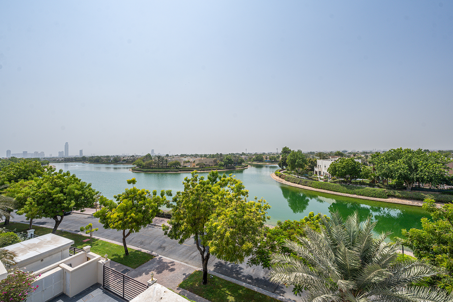 6 Bedrooms Villa in Sector E