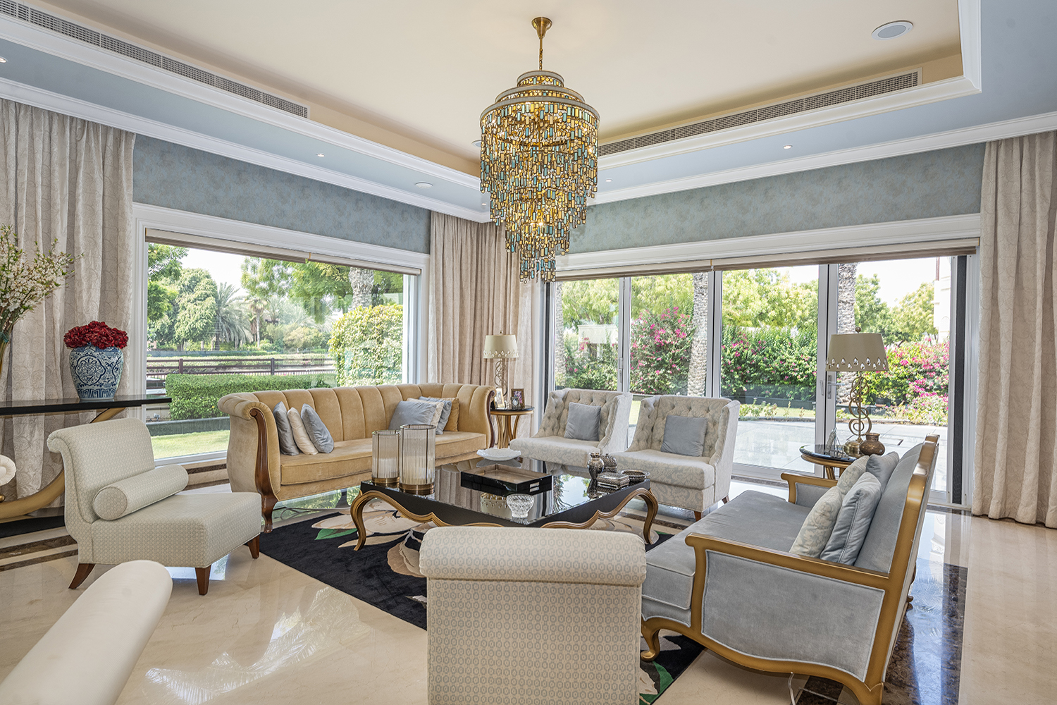 6 Bedrooms Villa in Sector E