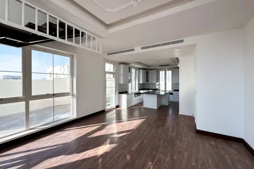 12 Bedrooms Villa in Al Suyoh 1