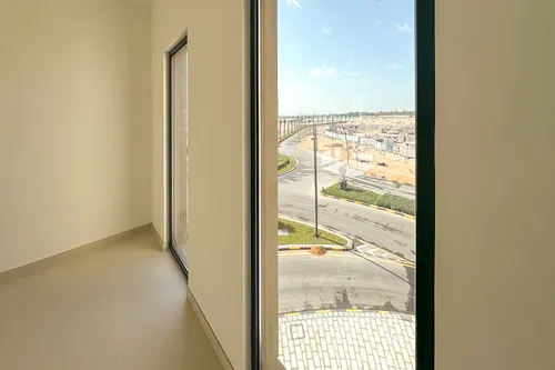 3 Bedrooms Apartment in Azure Beach Residence