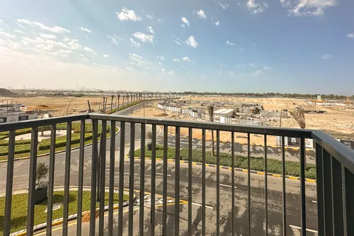 3 Bedrooms Apartment in Azure Beach Residence