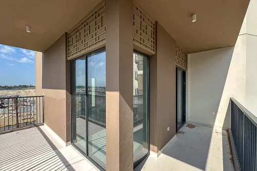 3 Bedrooms Apartment in Azure Beach Residence