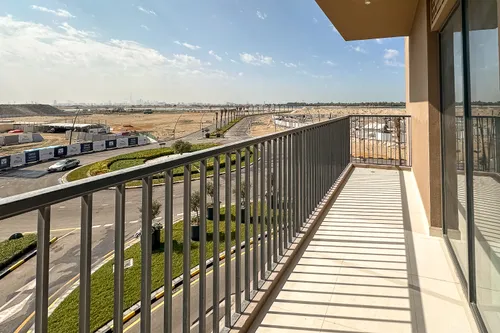 3 Bedrooms Apartment in Azure Beach Residence