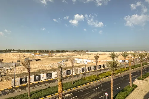 3 Bedrooms Apartment in Azure Beach Residence
