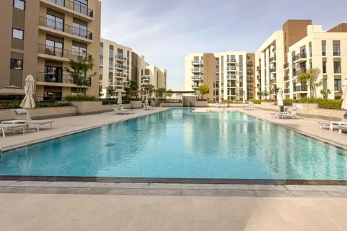 3 Bedrooms Apartment in Azure Beach Residence