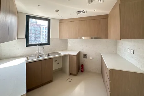 3 Bedrooms Apartment in Azure Beach Residence