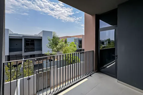 3 Bedrooms Townhouse in Sendian