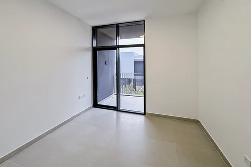 3 Bedrooms Townhouse in Sendian
