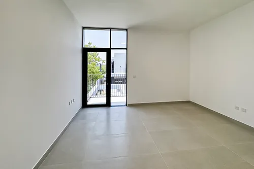 3 Bedrooms Townhouse in Sendian