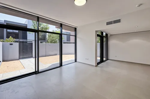 3 Bedrooms Townhouse in Sendian