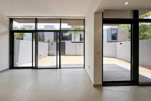 3 Bedrooms Townhouse in Sendian