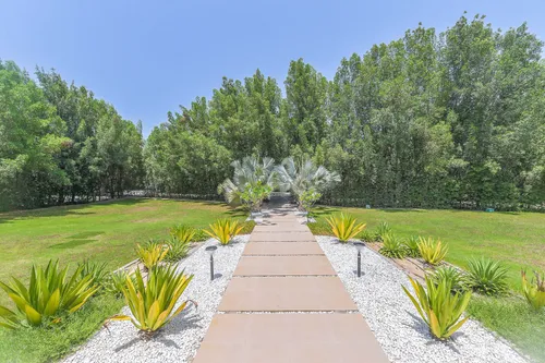 5 Bedrooms Villa in Water Villas