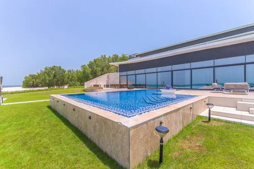 5 Bedrooms Villa in Water Villas