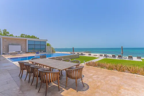 5 Bedrooms Villa in Water Villas