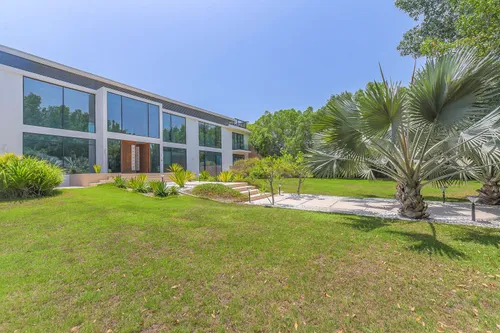 5 Bedrooms Villa in Water Villas