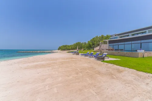 5 Bedrooms Villa in Water Villas