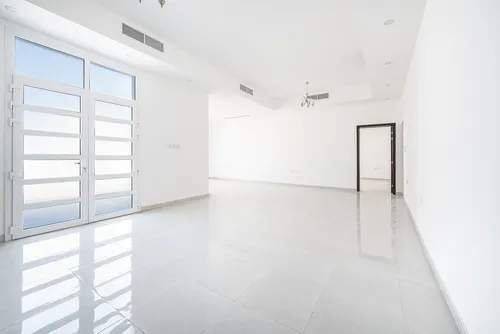 5 Bedrooms Villa in Nad Al Sheba 4