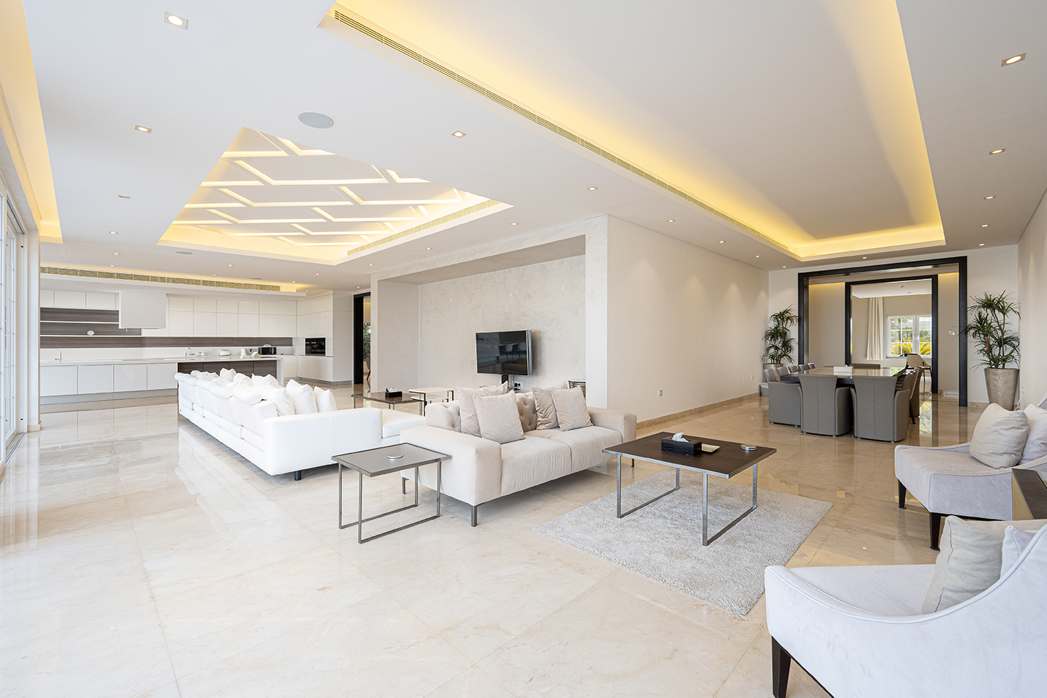 7 Bedrooms Villa in Polo Homes