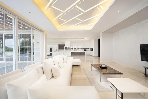 7 Bedrooms Villa in Polo Homes