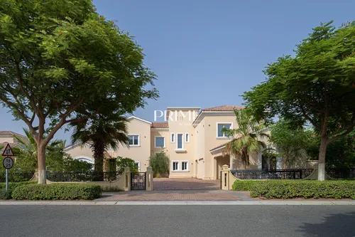 7 Bedrooms Villa in Polo Homes