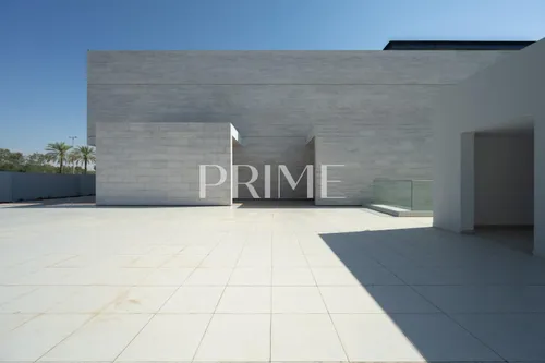 6 Bedrooms Villa in Celia Gardens