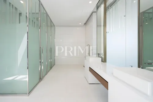 6 Bedrooms Villa in Celia Gardens