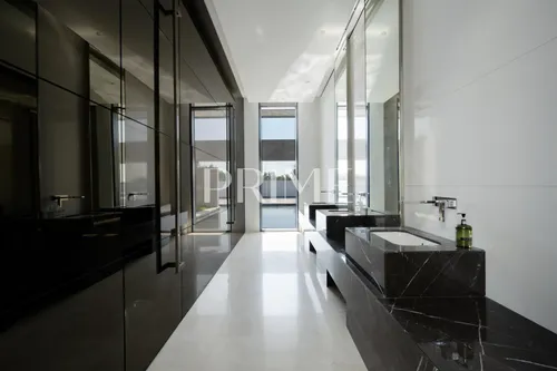 6 Bedrooms Villa in Celia Gardens
