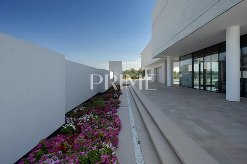 6 Bedrooms Villa in Celia Gardens