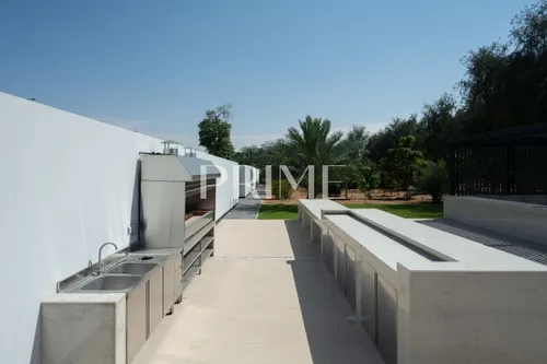 6 Bedrooms Villa in Celia Gardens