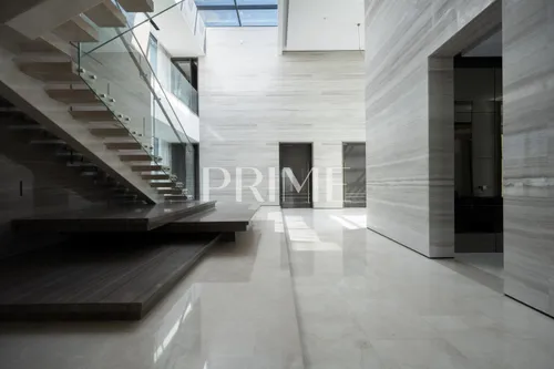 6 Bedrooms Villa in Celia Gardens