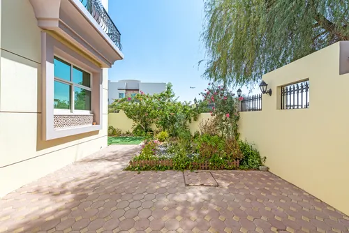 3 Bedrooms Villa in Mirdif Villas