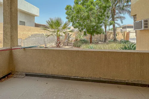 4 Bedrooms Villa in Al Hazana